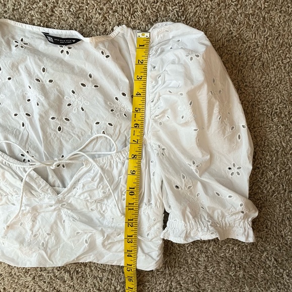 Zara White Embroidered Eyelet Crop Top - Picture 6 of 7